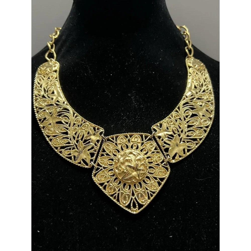Jose Barrera Avon Gold Plated Filigree Floral Bib Necklace 18-21